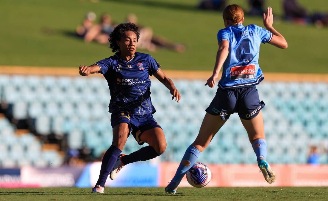Newcastle's Sarina Bolden goes on the attack against Sydney at Leichhardt Oval on Sunday. Picture by Getty Images