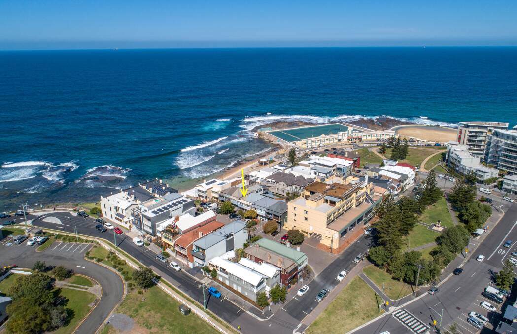 This East End property is positioned close to Newcastle beach and ocean baths.