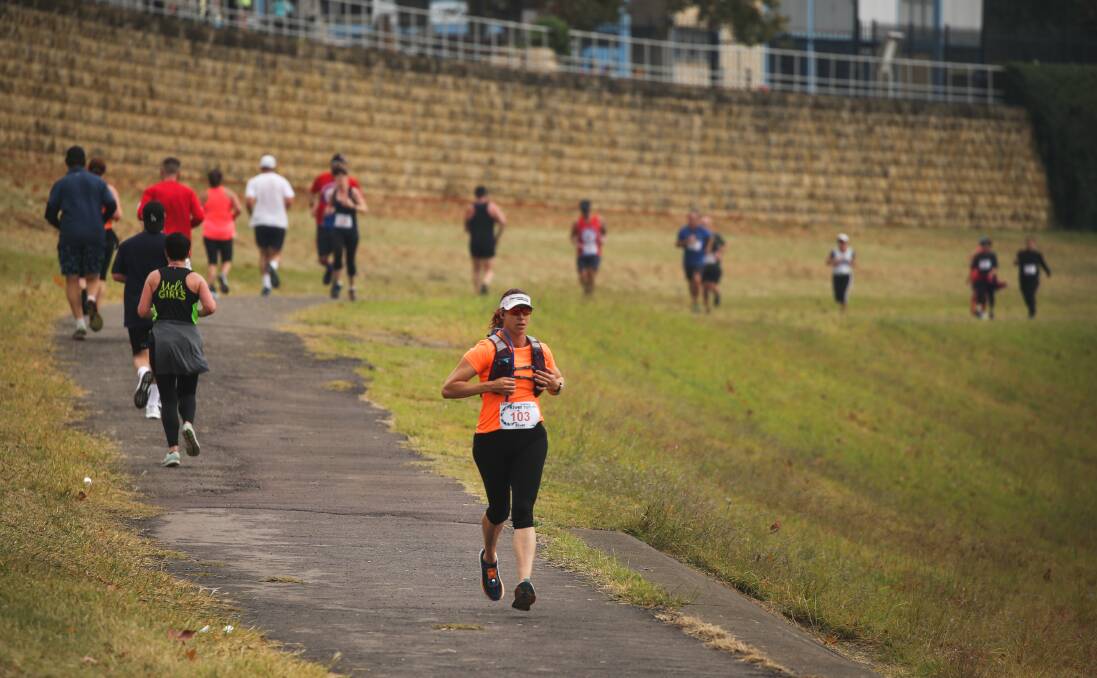 FRESH: Hundreds of Hunter residents braved the cold on Sunday to take part in the 10th anniversary Maitland River Run. Picture: Marina Neil
