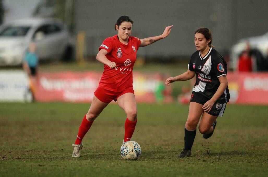 Maitland have signed former Australian junior representative Lucy Kell, on the ball, from Broadmeadow. Picture by Marina Neil