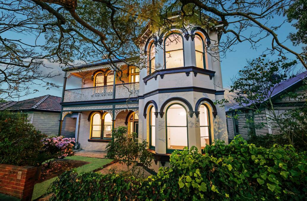 This Victorian Italianate style home is believed to have been built in the 1800s for a mayor of Waratah.