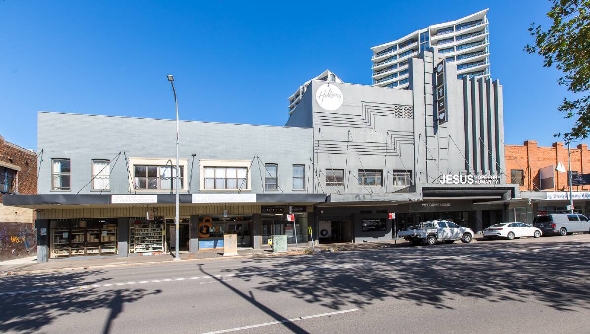 These side-by-side properties at 659 and 669 Hunter Street in Newcastle West offer a combined site area of around 2077 square metres.