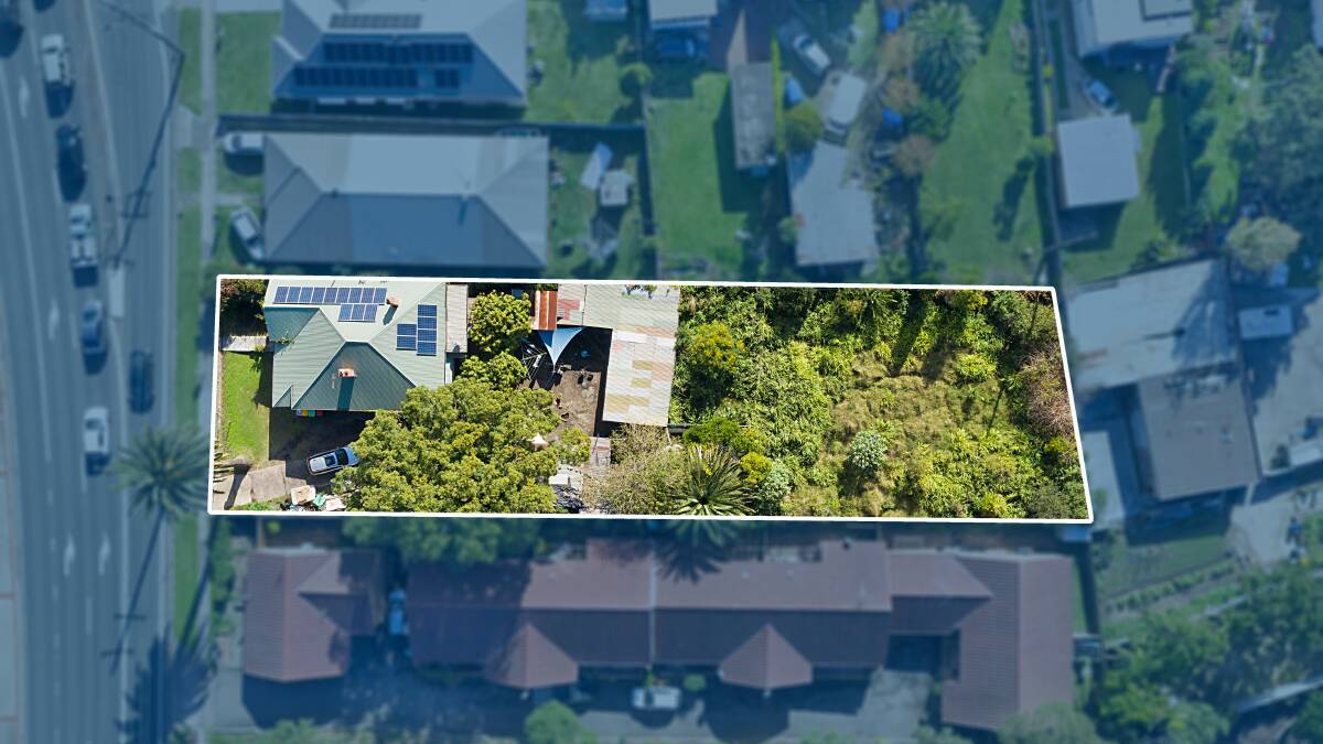 HOT AUCTION: There were 12 registered bidders for this Waratah property which was marketed with a guide of $580,000 to $630,000 and sold for $790,000.
