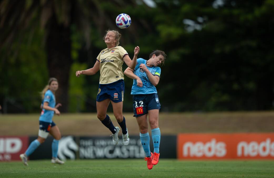 Tara Andrews got on the scoresheet for the Jets in an action-packed clash with Sydney at No.2 Sportsground on Saturday. Picture by Marina Neil
