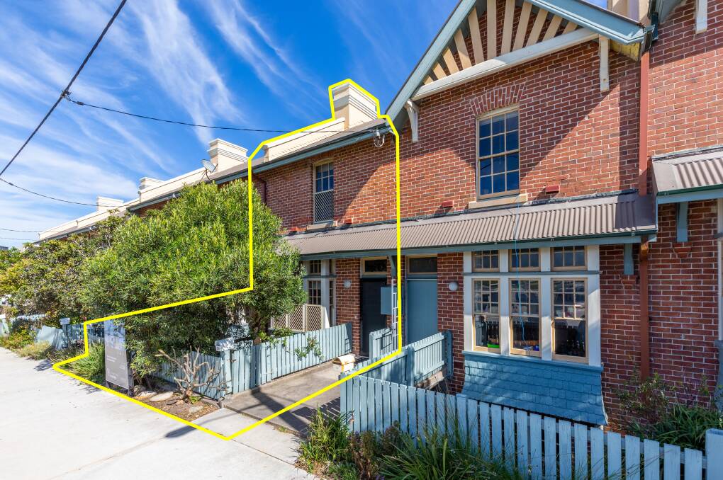 There were 10 registered bidders and a flurry of last-minute interest when one of the historic Boatmens Row Terraces in Newcastle East went under the hammer last Saturday.