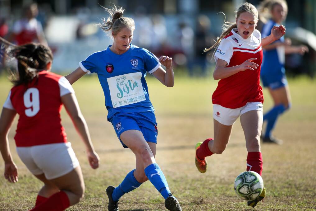 STRIKE FORCE: Jets player Tara Andrews in action for New Lambton against Merewether in last year's Herald Women's Premier League semi-finals. Picture: Marina Neil