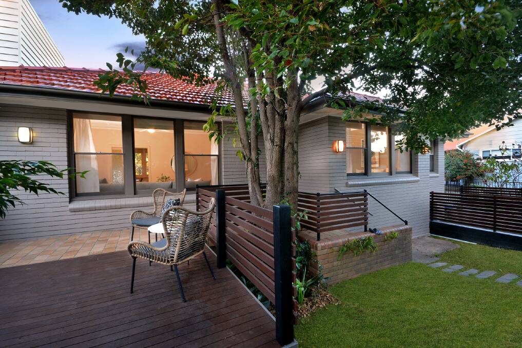 This Highfields home at 52B Kahibah Road, Highfields has been secured for $1 million.