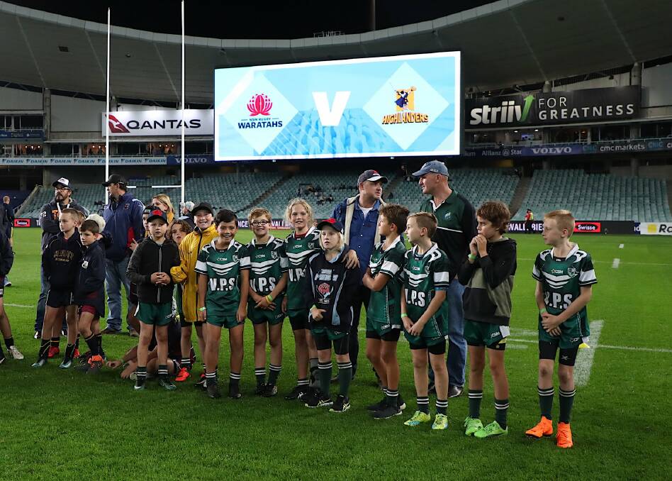 BIG STAGE: Valentine Public School rugby side. Picture: NSW Waratahs. 