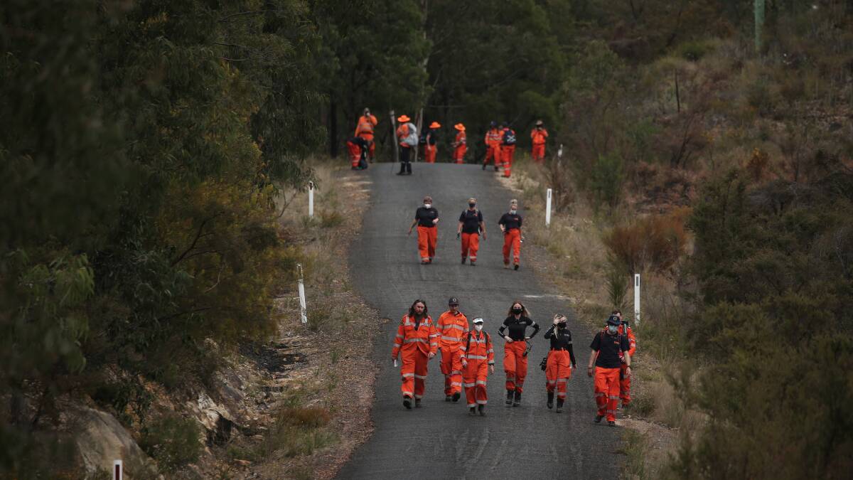 TIRELESS EFFORT: SES volunteers during the four-day search. 