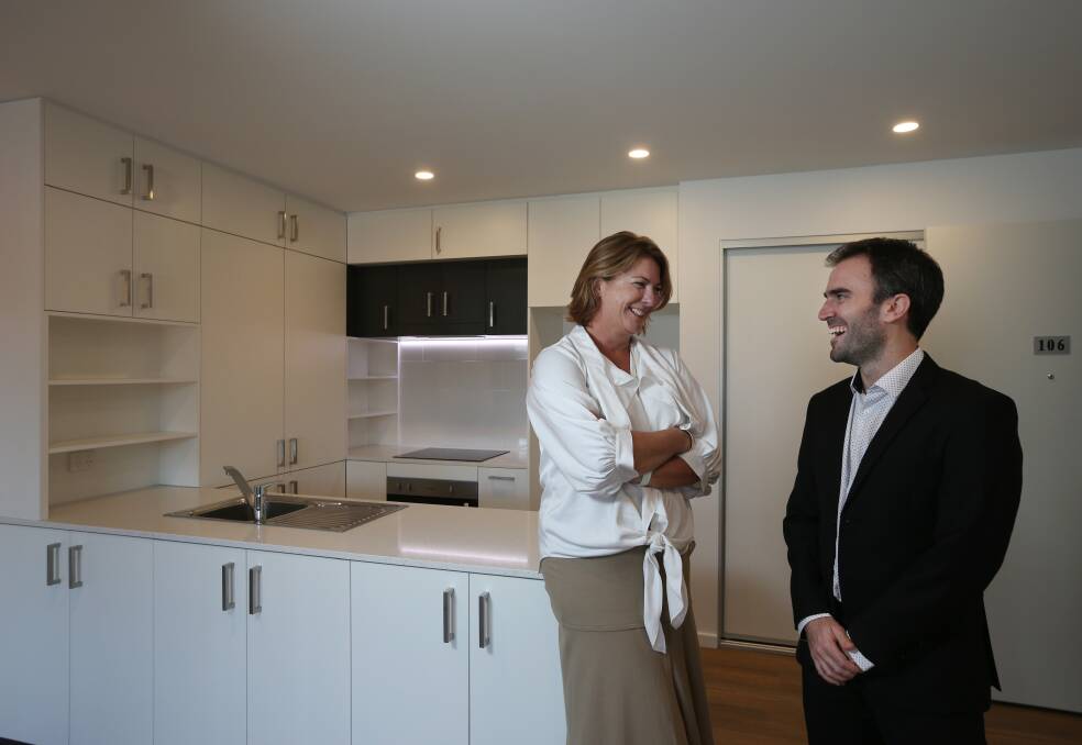 IMPRESSED: Housing Minister Melinda Pavey with Pacific Link CEO Ian Lynch. Pictures: Simone De Peak