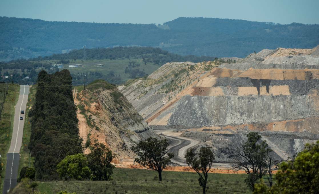 BHP threats to sack 'no-vax' Hunter miners a national test case