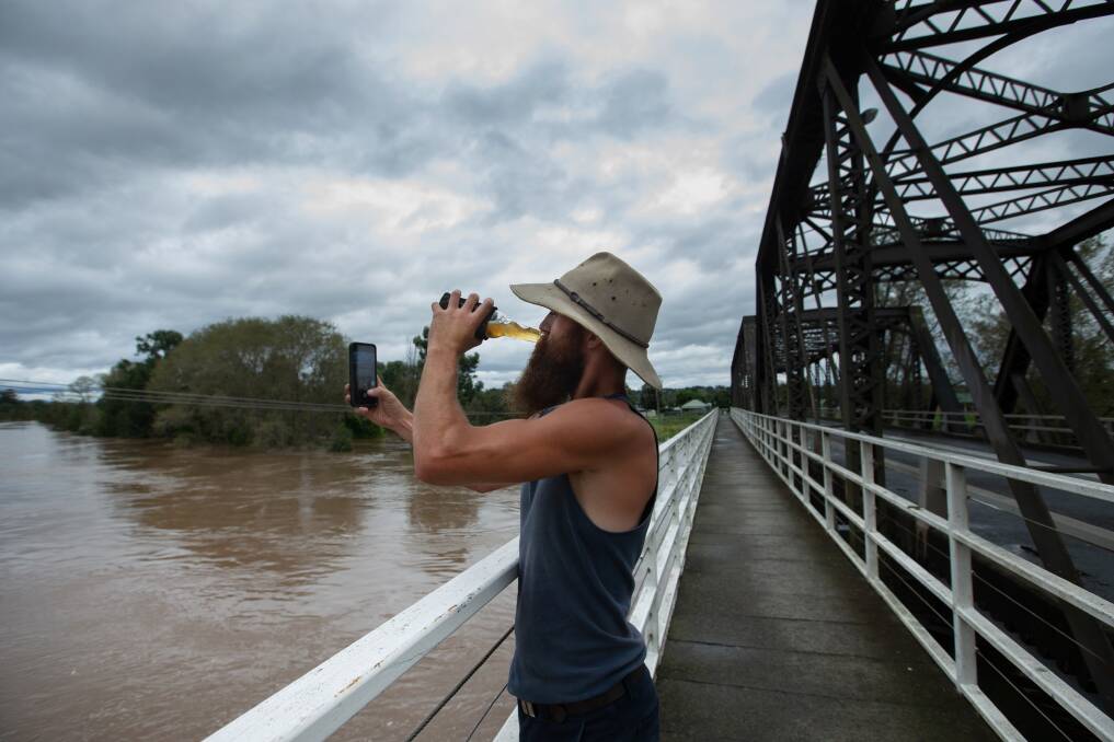 Send your flood shots to the Argus Facebook page or to emwatts@austcommunitymedia.com.au.
