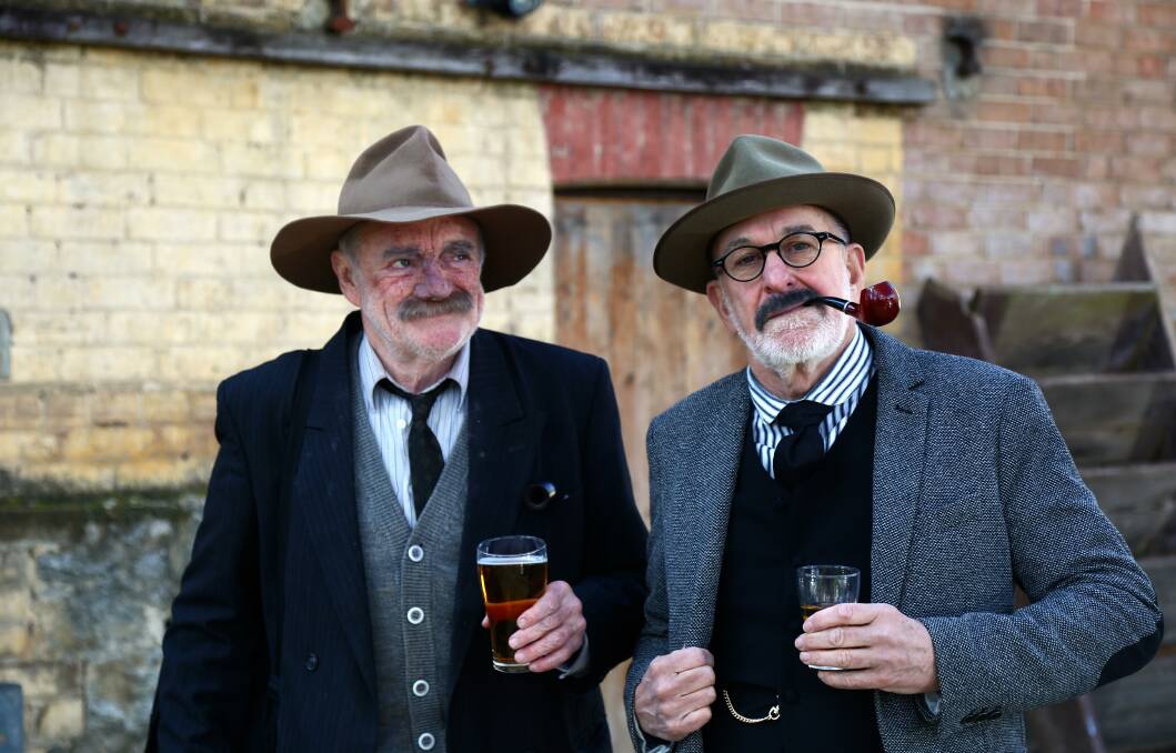 Performers Max Cullen, as Henry Lawson, and Warren Fahey, as Banjo Paterson. Picture: Supplied 