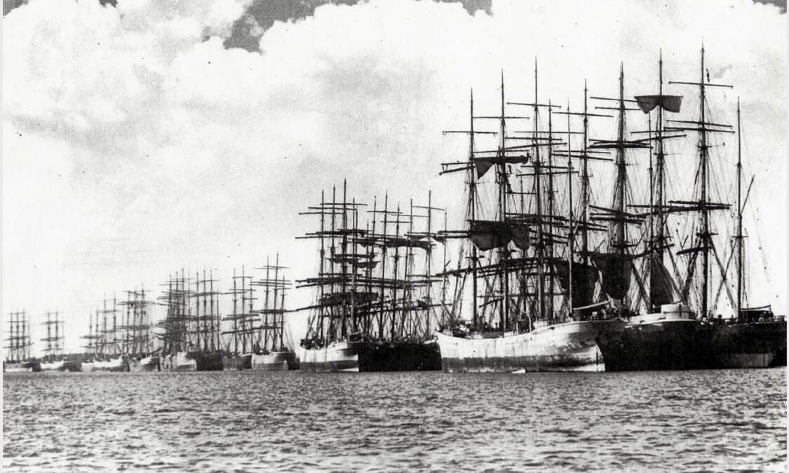 Sailing ships along the Stockton shore in the early 1900s. Picture courtesy of Newcastle Region Library, Local History Section