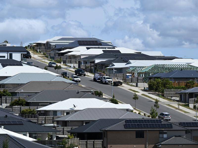 House prices have plunged in Australia's capital cities, with the median cost now about $1,022,000. (Darren England/AAP PHOTOS)