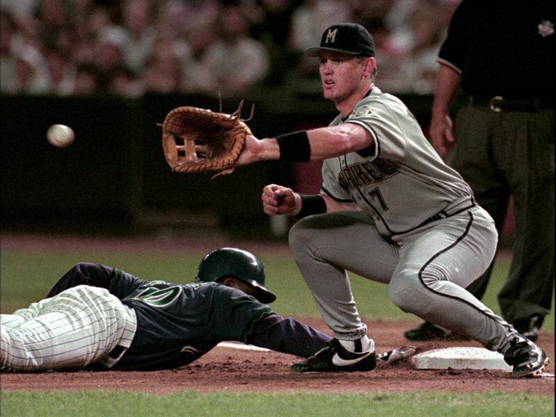 MLB All-Star and Olympic medallist Dave Nilsson (R) has been named as Team Australia's new manager.