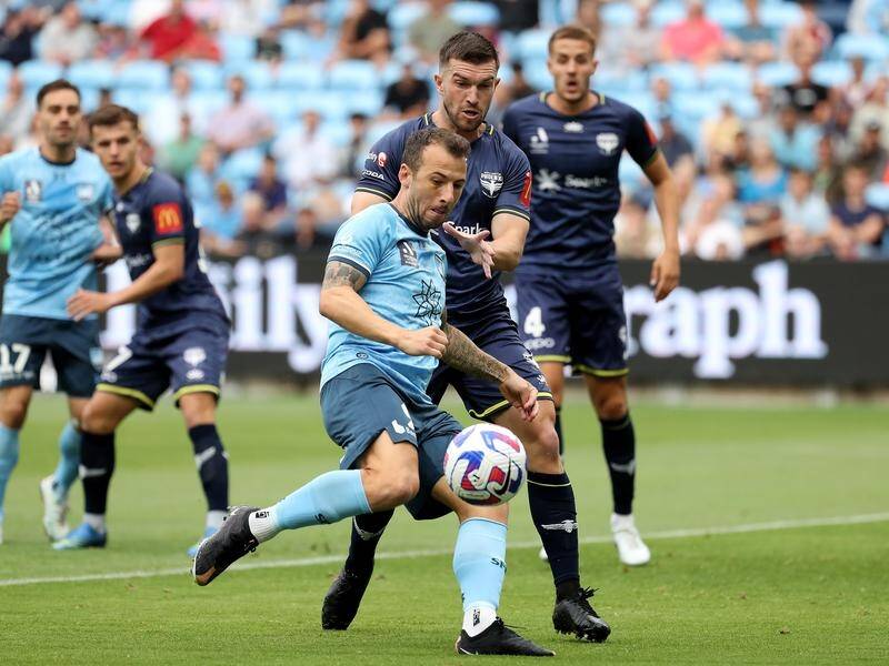 Two missed penalties by Adam Le Fondre cost Sydney FC dearly in their loss to the Phoenix. (Jeremy Ng/AAP PHOTOS)