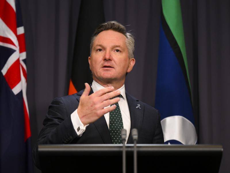 Australia's new offshore wind industry will start in Gippsland, Energy Minister Chris Bowen says. (Lukas Coch/AAP PHOTOS)