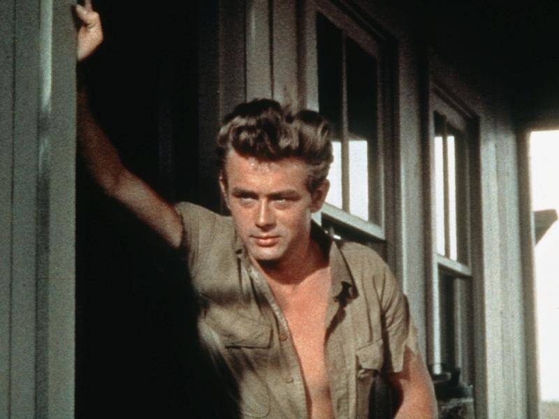 Actor James Dean's family have approved the use of his digitised image for a new Hollywood film.