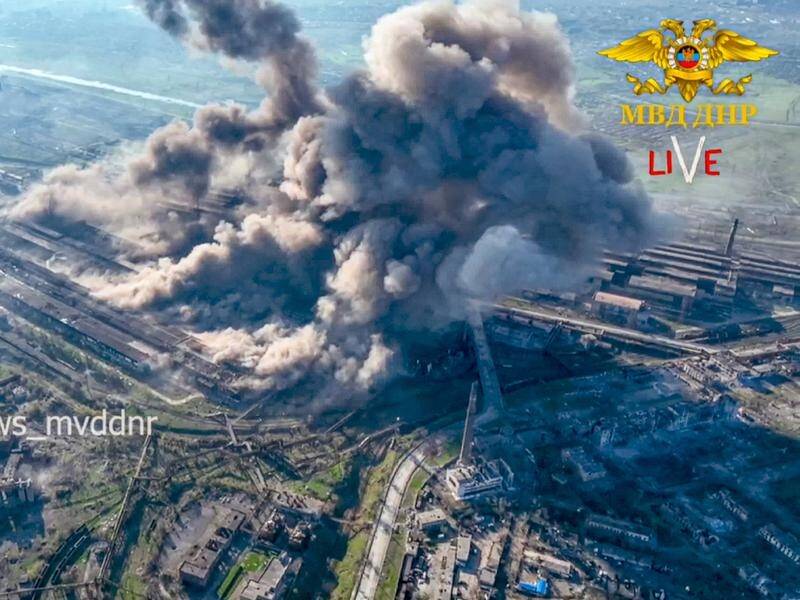 Heavy fighting between Russian and Ukrainian forces is raging at the steel plant in Mariupol.