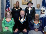 Queen Latifah, Barry Gibb, Renee Fleming, Billy Crystal and Dionne Warwick at the Kennedy Center. (EPA PHOTO)