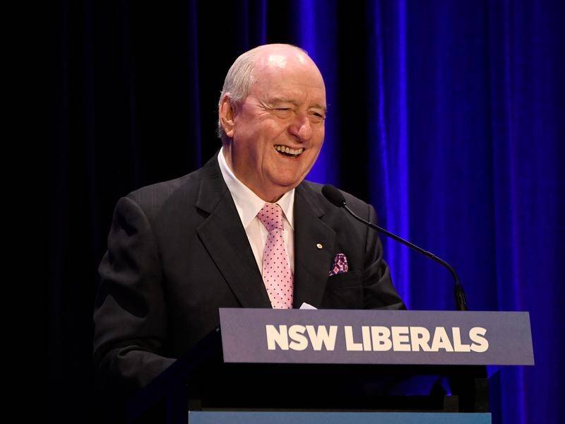 Alan Jones has announced his retirement from radio broadcasting after a 35-year career.