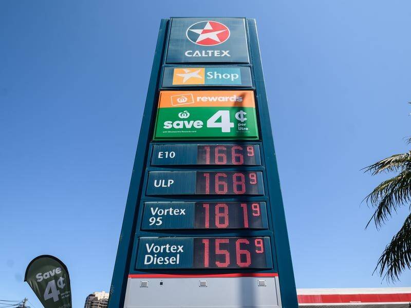 Independent petrol sellers consistently offer lower prices than their big chain rivals.