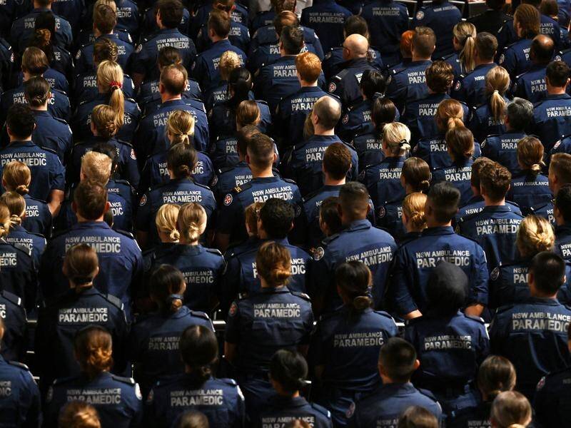 Nearly one in three NSW paramedics are threatening to let their professional registration lapse. (Dean Lewins/AAP PHOTOS)