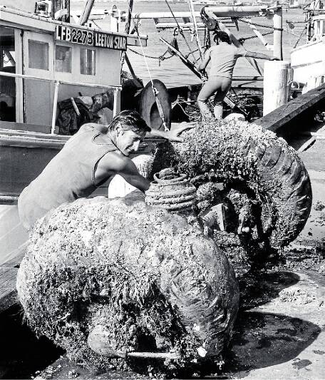 Wreckage from one of eight amphibious vehicles which sank in one of Australia's worst peacetime disasters has been found off Stockton Bight. 1/4/74. Wreck from Stockton Bight Military Disaster.