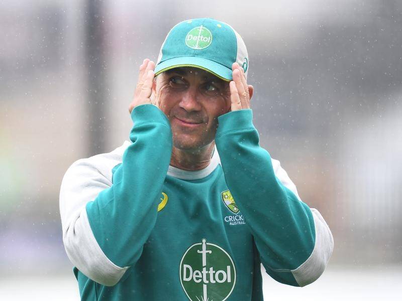 Coach Justin Langer has been inducted into Australian cricket's Hall of Fame.