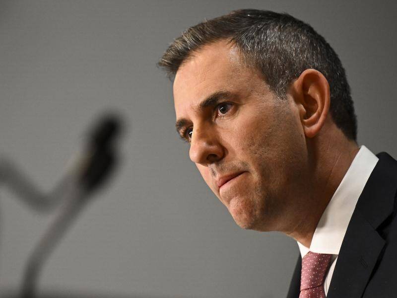 Treasurer Jim Chalmers will address government debt and local impact of global economic downturns. (Lukas Coch/AAP PHOTOS)