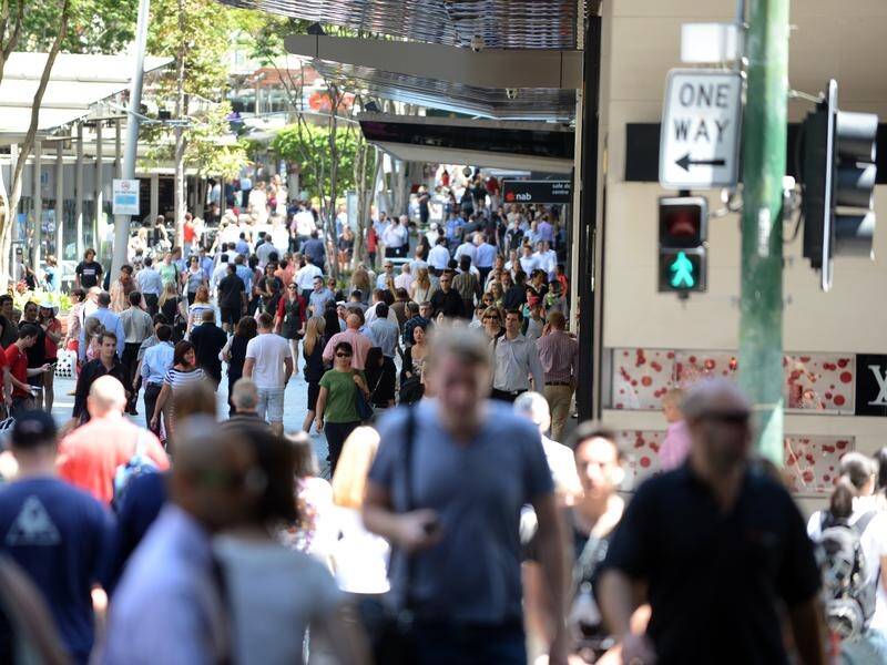 Consumer confidence remains weak and at levels last seen during the early stages of the pandemic. (Dan Peled/AAP PHOTOS)