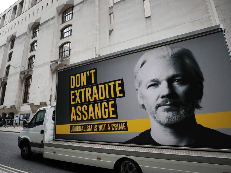 The plan to remove Julian Assange from the Ecuadorian embassy was allegedly known before his arrest.