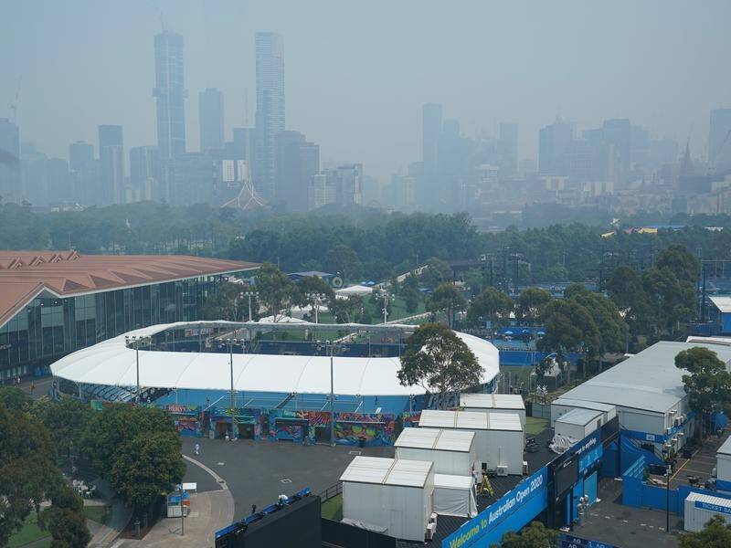 A thick smoke haze over Melbourne from Victorian bushfires has Australian Open organisers on alert.