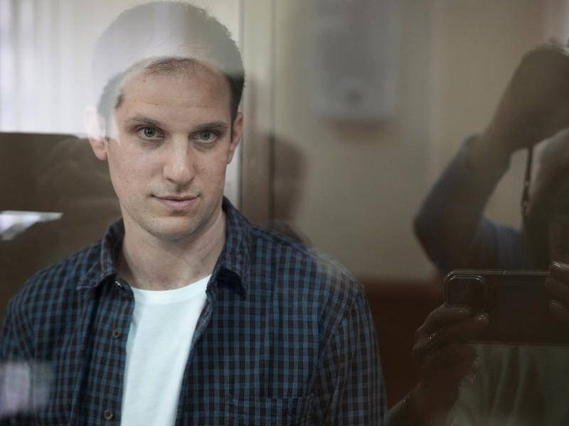 Journalists were allowed to photograph and film Evan Gershkovich before the hearing in Moscow. (AP PHOTO)