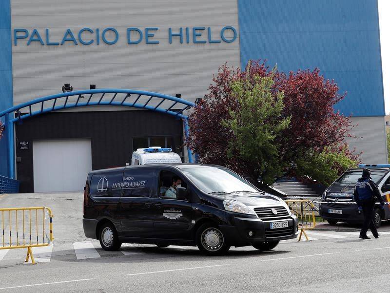 Authorities agreed to transform the Palacio de Hielo mall into a makeshift morgue.
