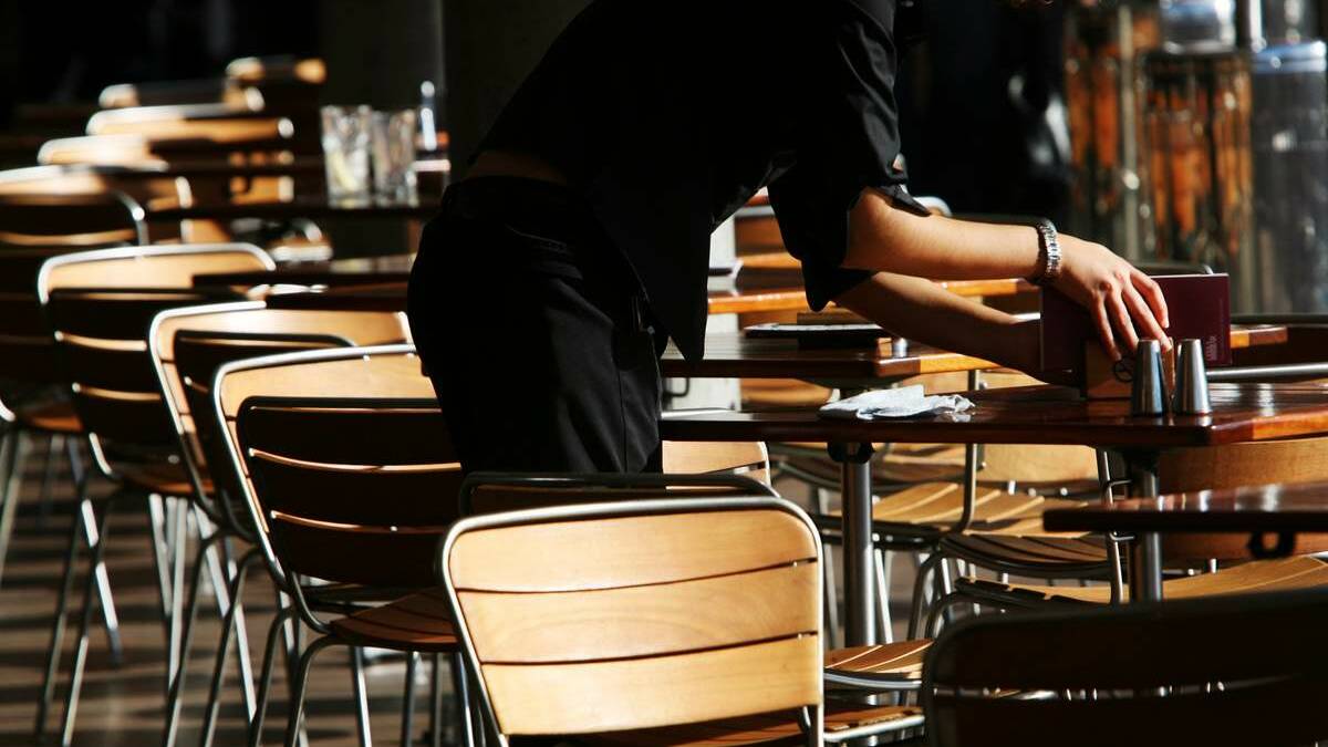 Sunday penalty rate loss for restaurant, cafe workers: poll