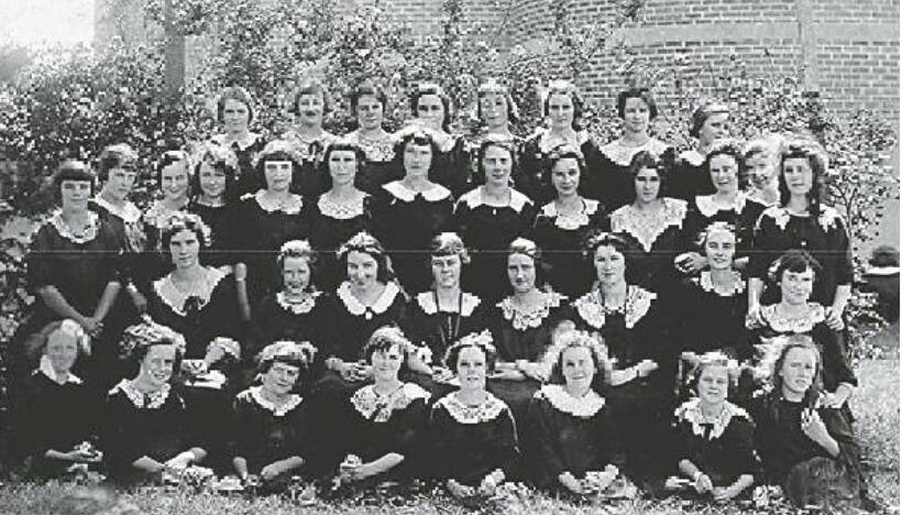 St Joseph's Lochinvar students in 1924.