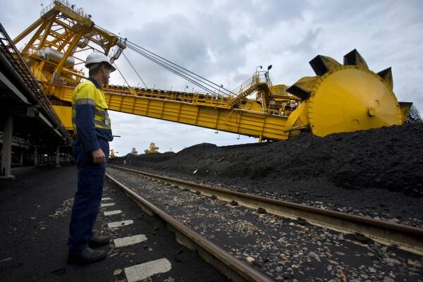 Doctors warn of T4 coal-loader pollution
