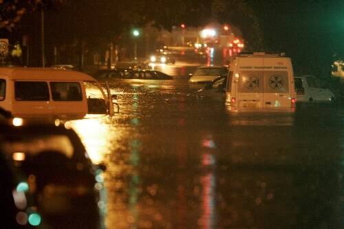 FLOOD: Vehicles under water in the storm of June 2007.