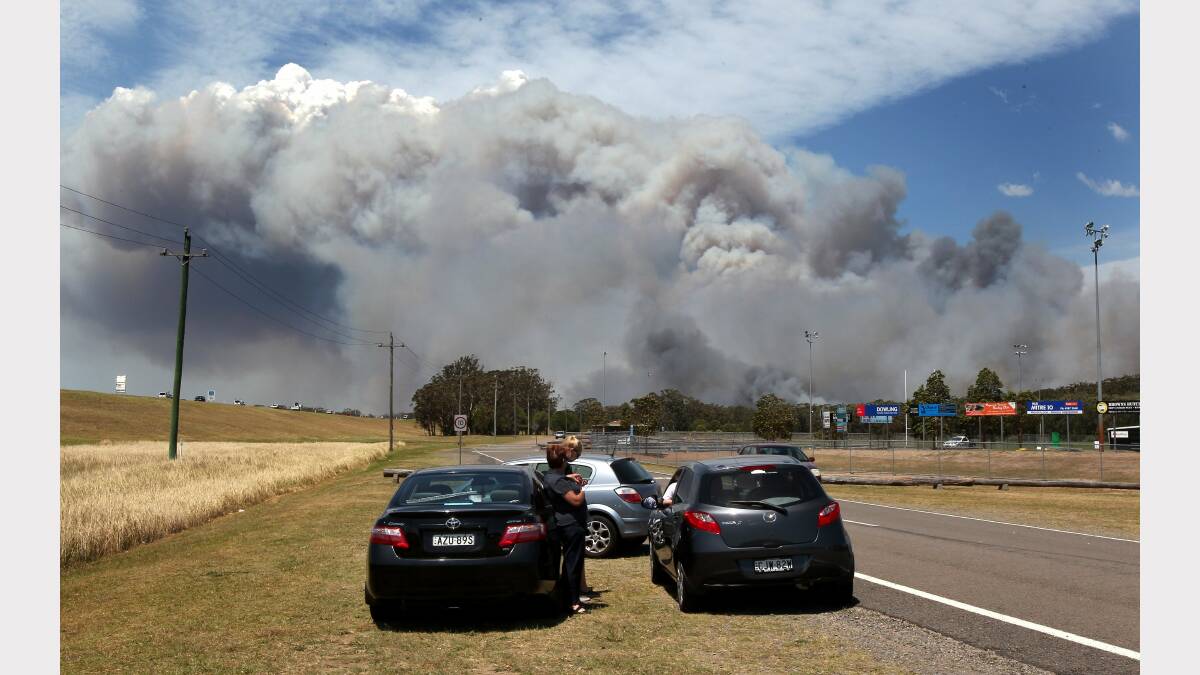 A scene at Ricardson Road Raymond Terrace on Friday. Photo by Phil Hearne
