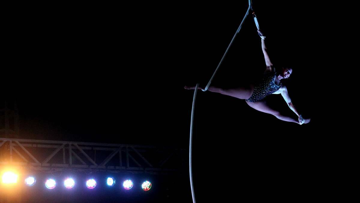 HIGH FLYER: See Linda West spinning on the ropes at Webers Circus at Morisset Showground from Friday night. Picture: Somine De Peak