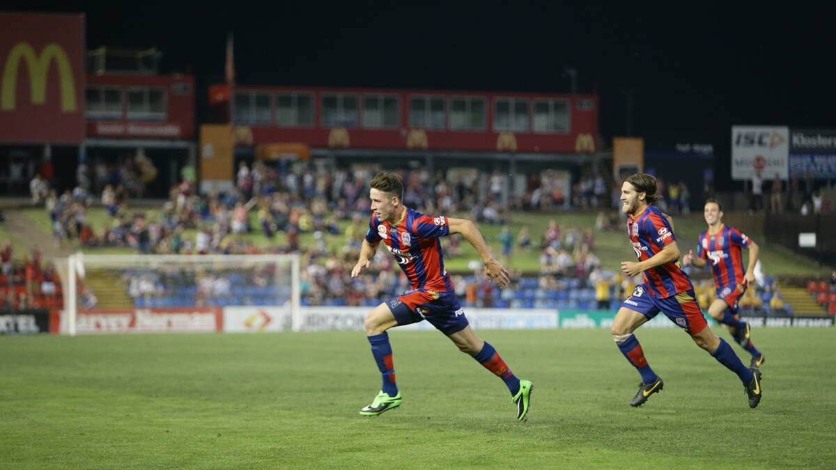 F3 DERBY: Action at Hunter Stadium during the A-League clash between the Newcastle Jets and Central Coast Mariners. Picture: Jonathan Carroll